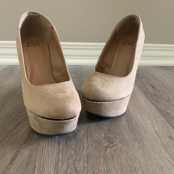 Taupe Wedges - Picture 3 of 4